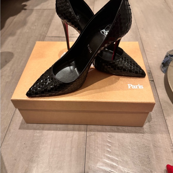 Christian Louboutin “Kate” size 37 patent gloss embossed leather pump - Picture 5 of 16